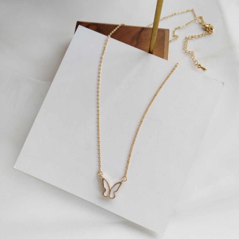 3 for $25 elegant vintage style necklace
